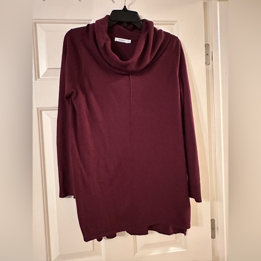 Burgundy sweater in excellent condition